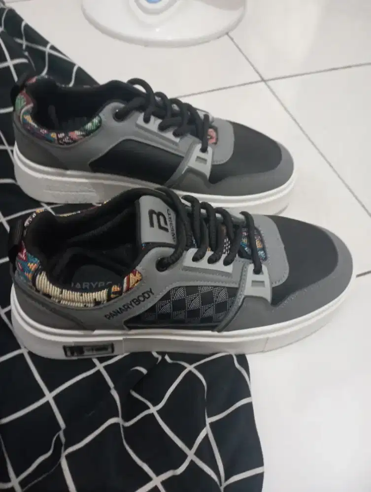 Sepatu Pria PANARYBODY