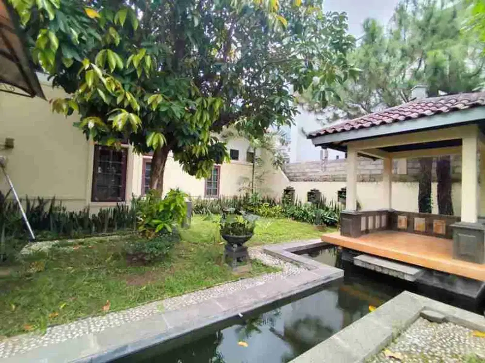 Rumah Mewah 6 Kamar Tidur, Kamar  Mandi Dalam, Di Condongcatur Dekat UGM, UPN