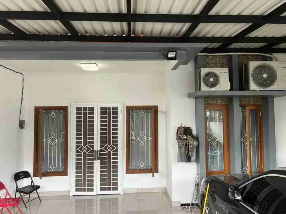 Turun Harga! dari 3 M, Rumah 2,5 Lantai Joglo Kembangan
