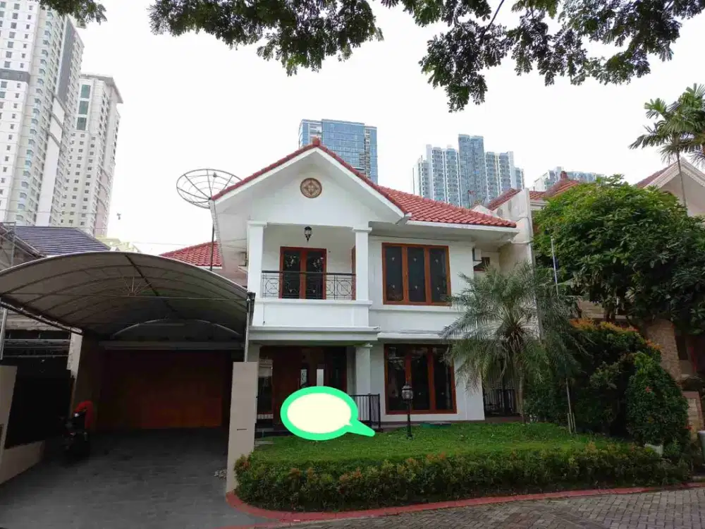 Disewakan utama untuk expatriat Rumah Vila Regency. Pakuwon Indah
