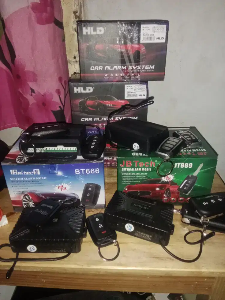 Pemasangan remot alarm mobil