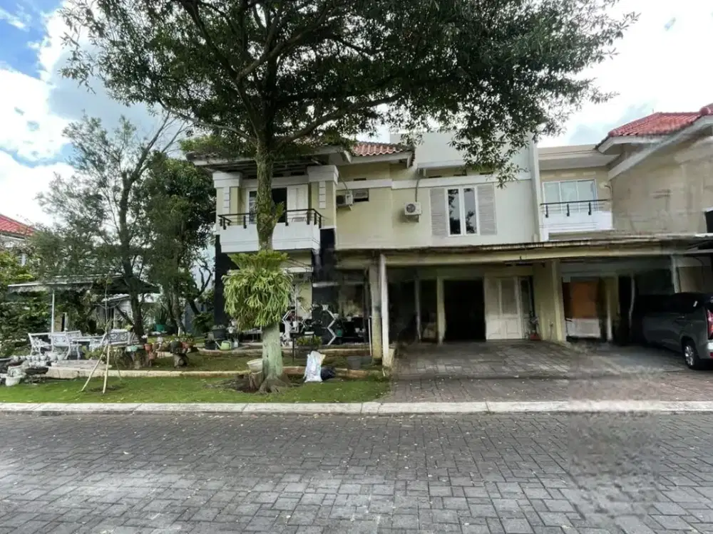 Rumah Exclusive dengan lingkungan nyaman dan strategis Di Perumahan Kota Baru Parahyangan