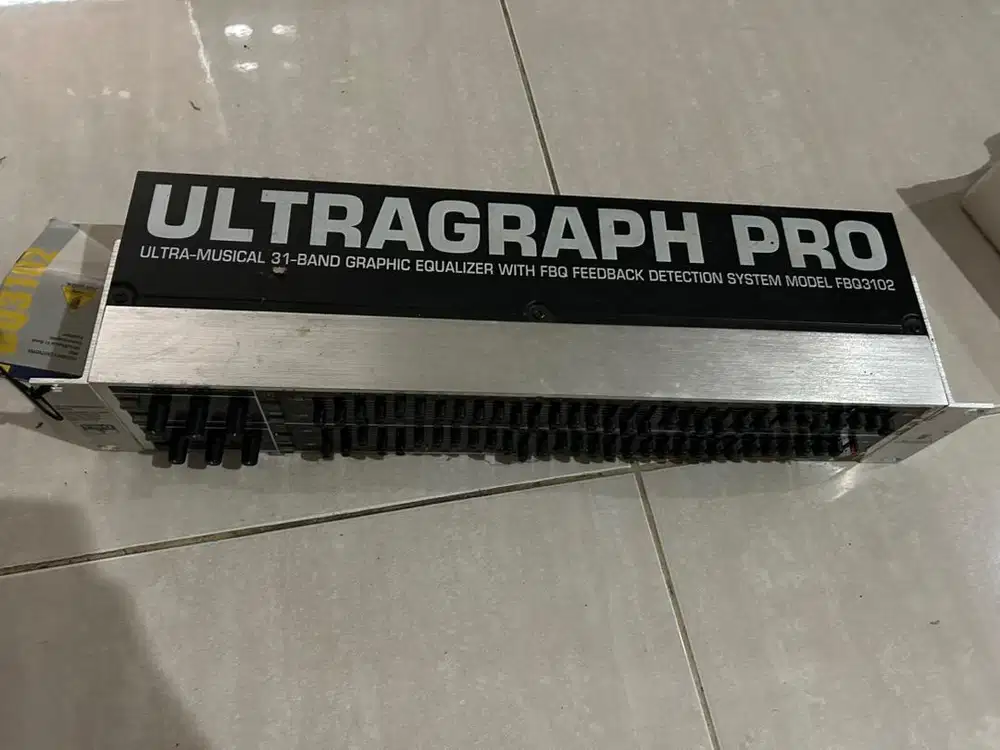 Behringer Ultragraph pro FBQ3102