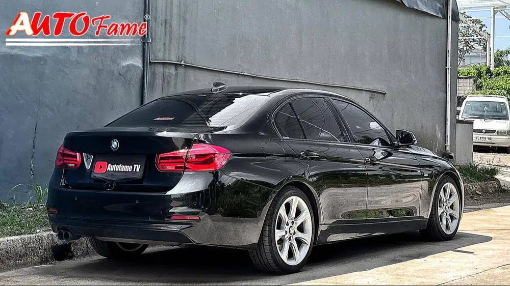 BMW F30 320i Sport Line LCi Facelift NIK 2016 Black On Black