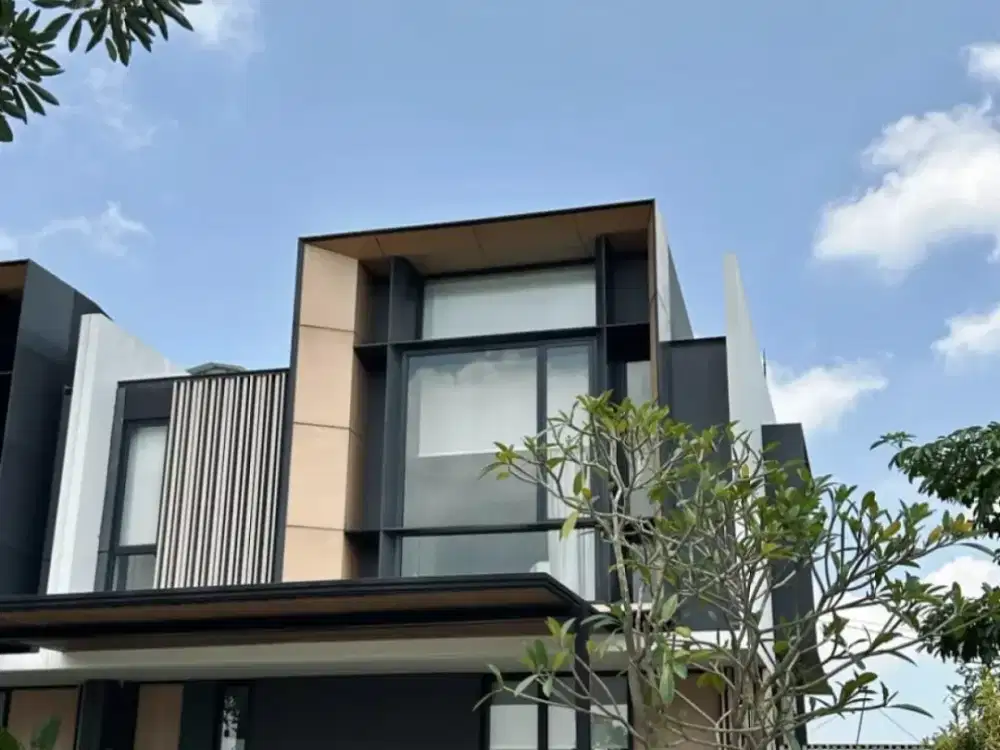 Rumah Amega Kolam Renang Pool lebar 10 atau 12 Barat Surabaya dekat Citraland