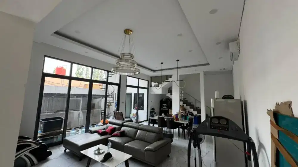 Jual Cepat Rumah Mewah Hoek 4 Lt Komplek Sunter Paradise
Jakarta Utara