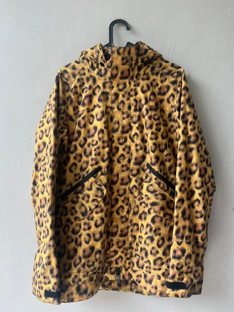 Jaket Outdoor/Hiking Leopard Burton (Water Resist)