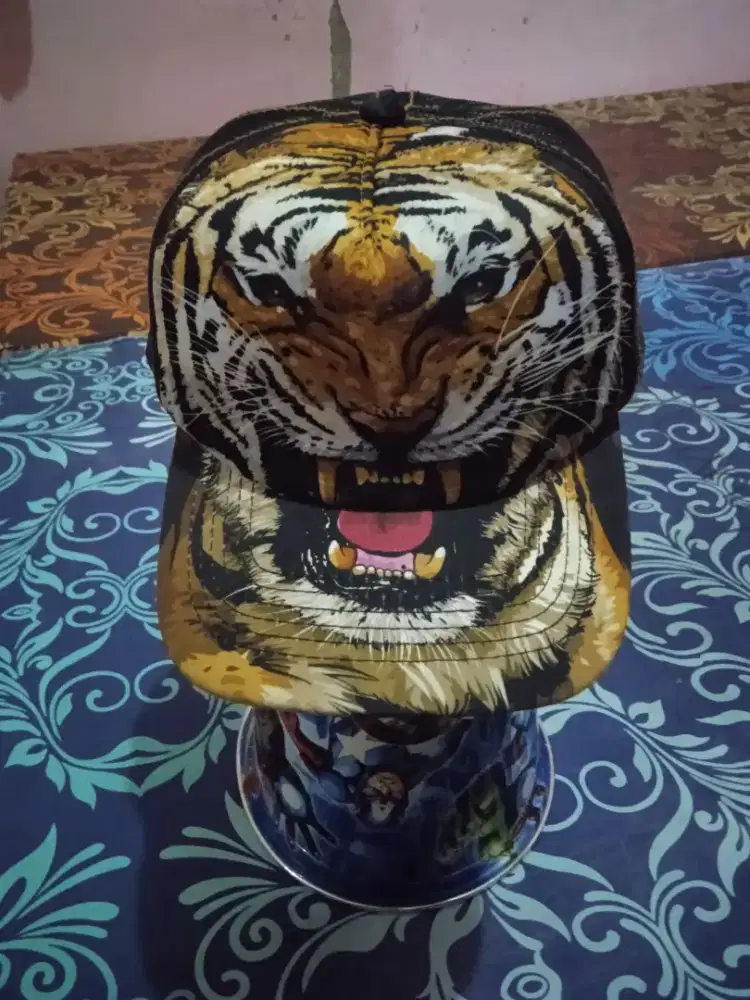Topi motif macan like ed hardy