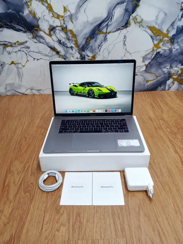 MacBook Pro Retina 15 2018 Core i7 / 16 GB / 512 GB Touchbar