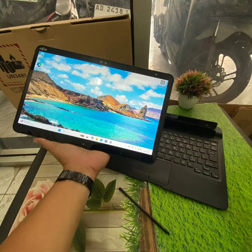 Fujitsu Arrows Tab Core i5-1145G 8GB 128GB 11,6 FHD 2in1 Windows 11