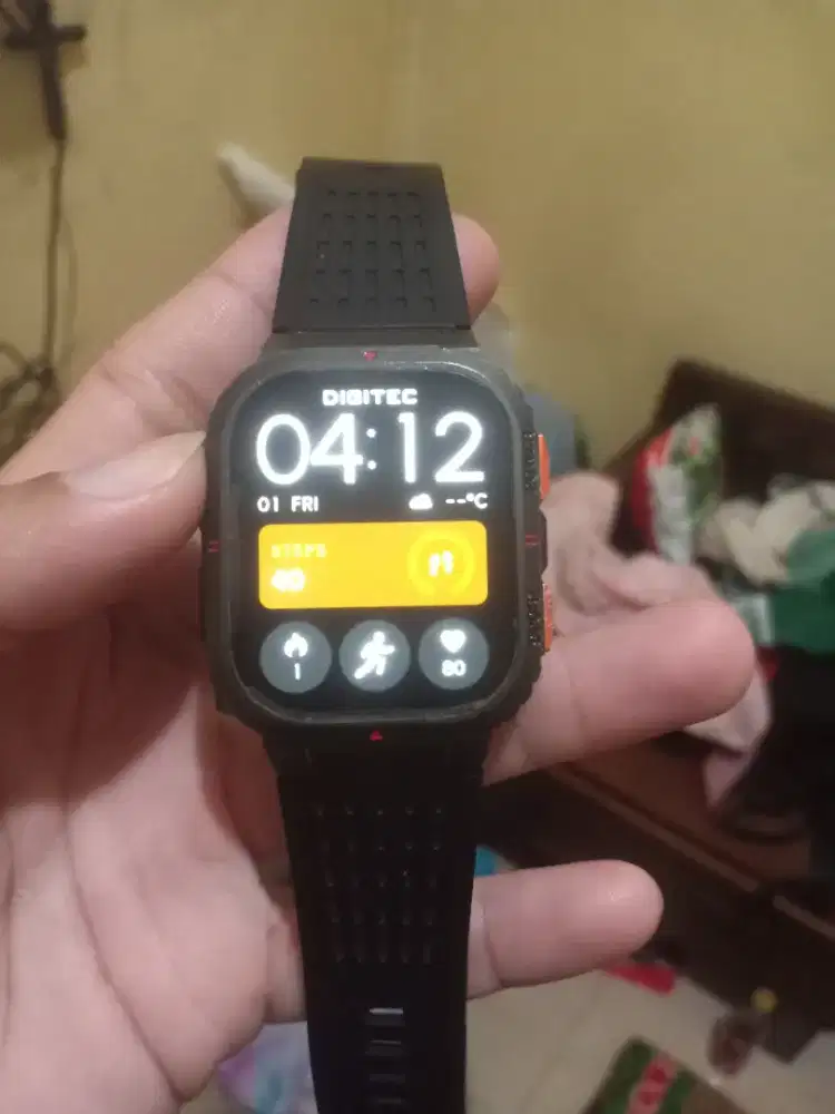 smartwatch digitec tank comander