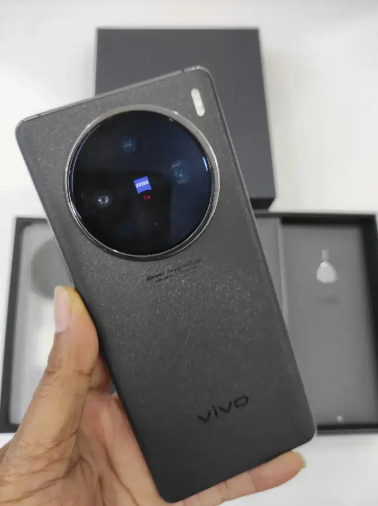 Vivo X100 
Garansi Resmi
Ram 12/256
Mulus 98%
Ad Dent pemakaian