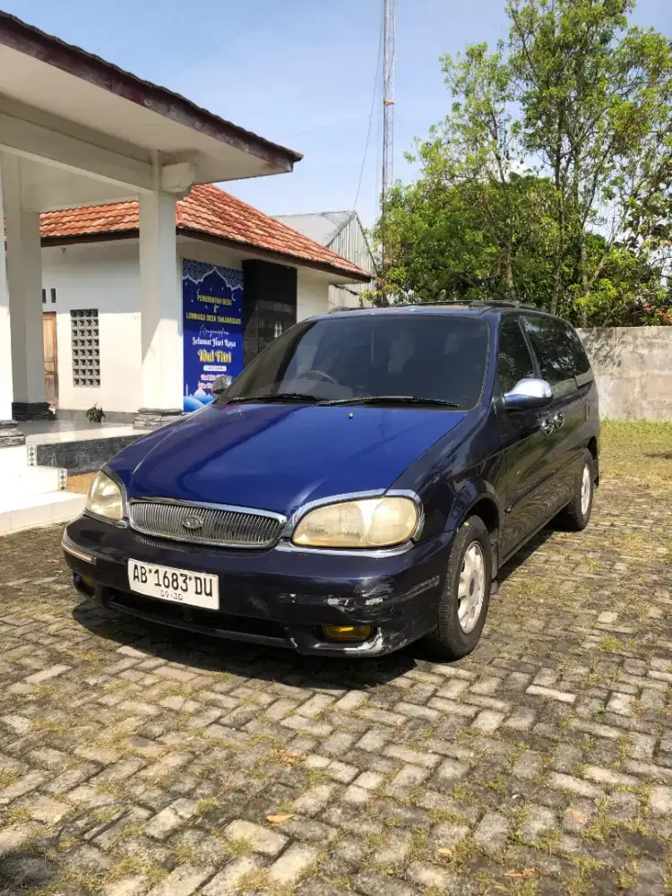 Kia Carnival 2000 A/T