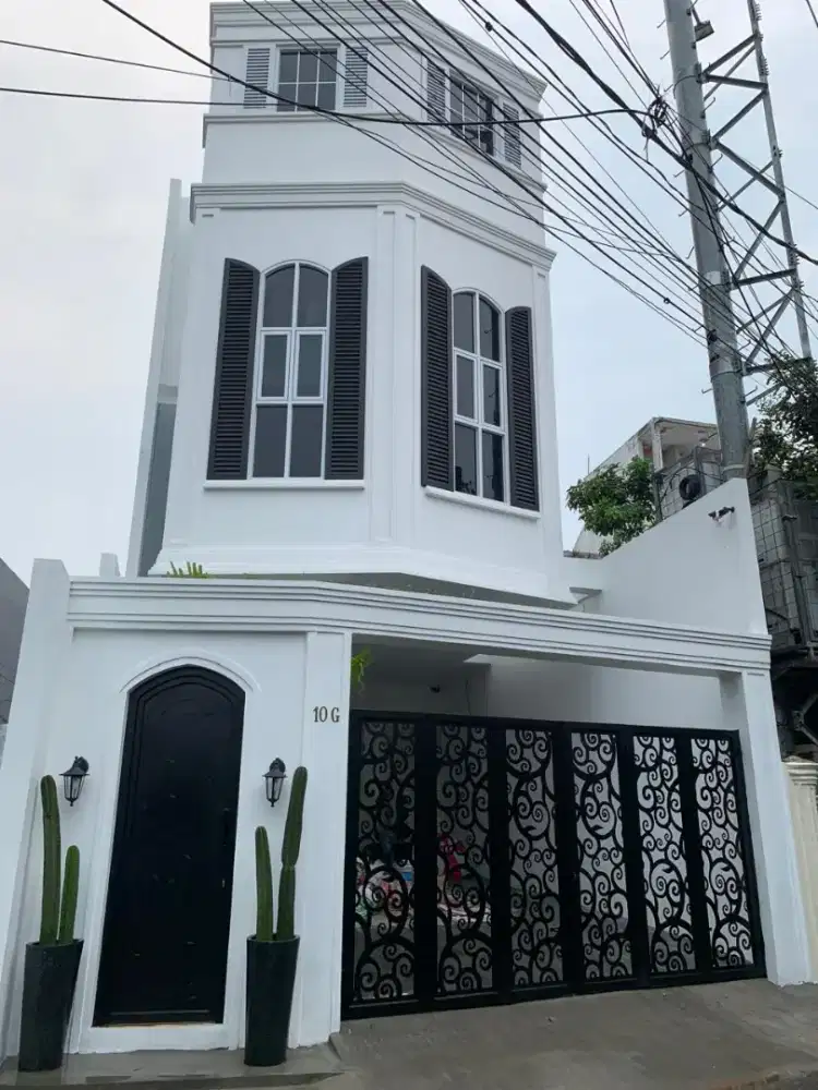 Di jual rumah di Kemang timur 16 G.10