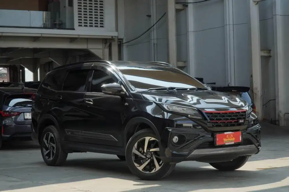Toyota Rush GR Sport Matic AT 2023 hitam Low KM 14rb DP minim 43 juta