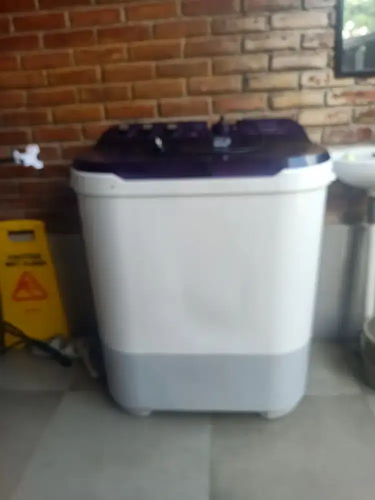 Mesin Cuci 2 Tabung Sharf ES T1090 Vika 9 kg
