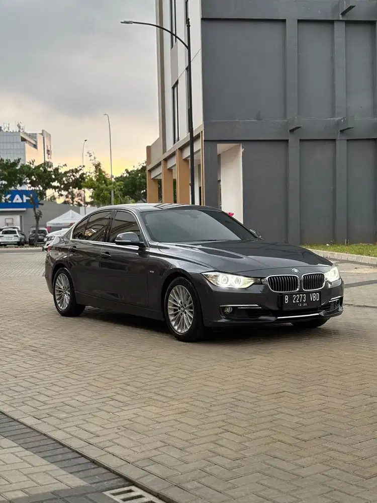 BMW 320i Luxury 2015 - Ganjil - Automatic - BMW 320i F30 Luxury 2015