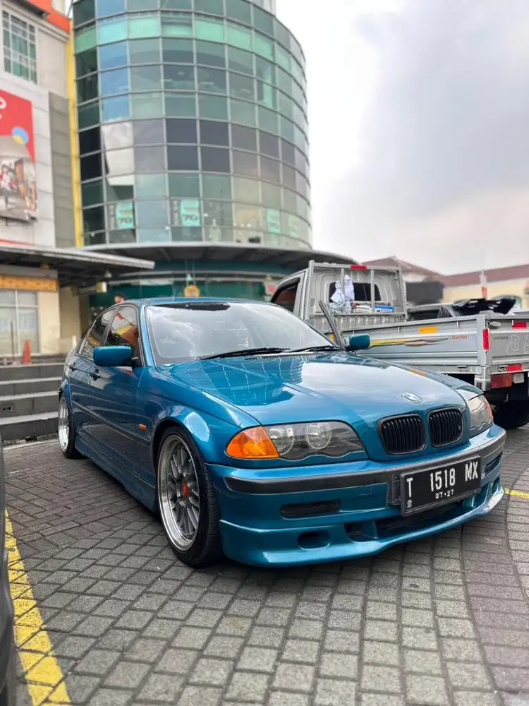 BMW 318i 2001 Bensin