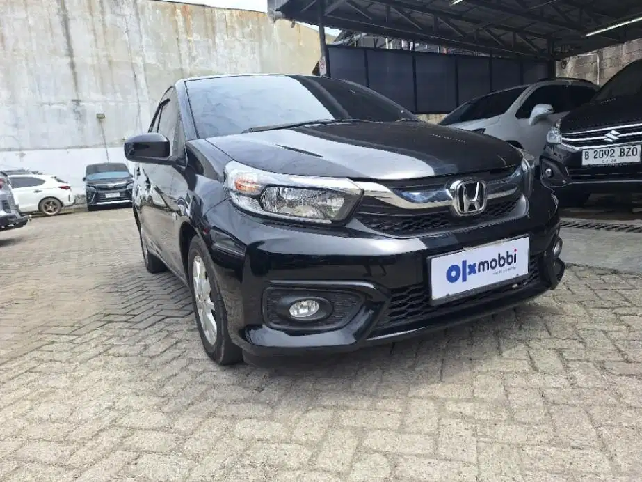 DP MURAH Honda Brio Satya 1.2 E Bensin-MT 2022 Hitam CAJZD