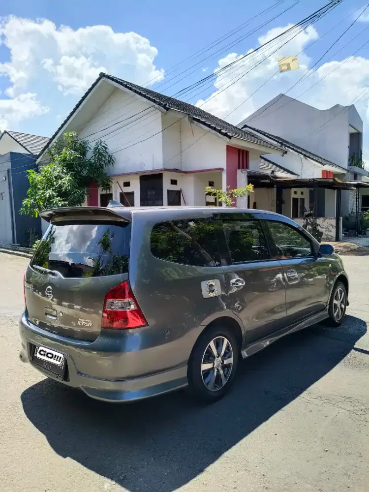 Nissan Grand livina 2012 Bensin