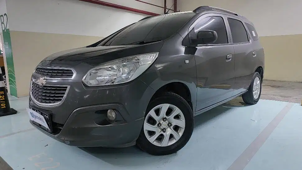 DP MURAH Chevrolet Spin 1.5 LTZ Bensin-MT 2015 Abu CBFSB