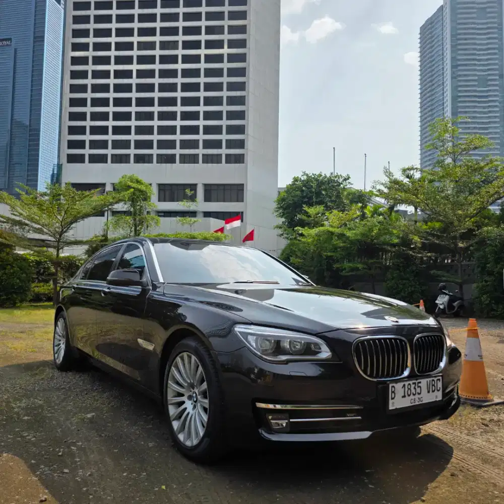 Bmw 730li istimewa terawat low km