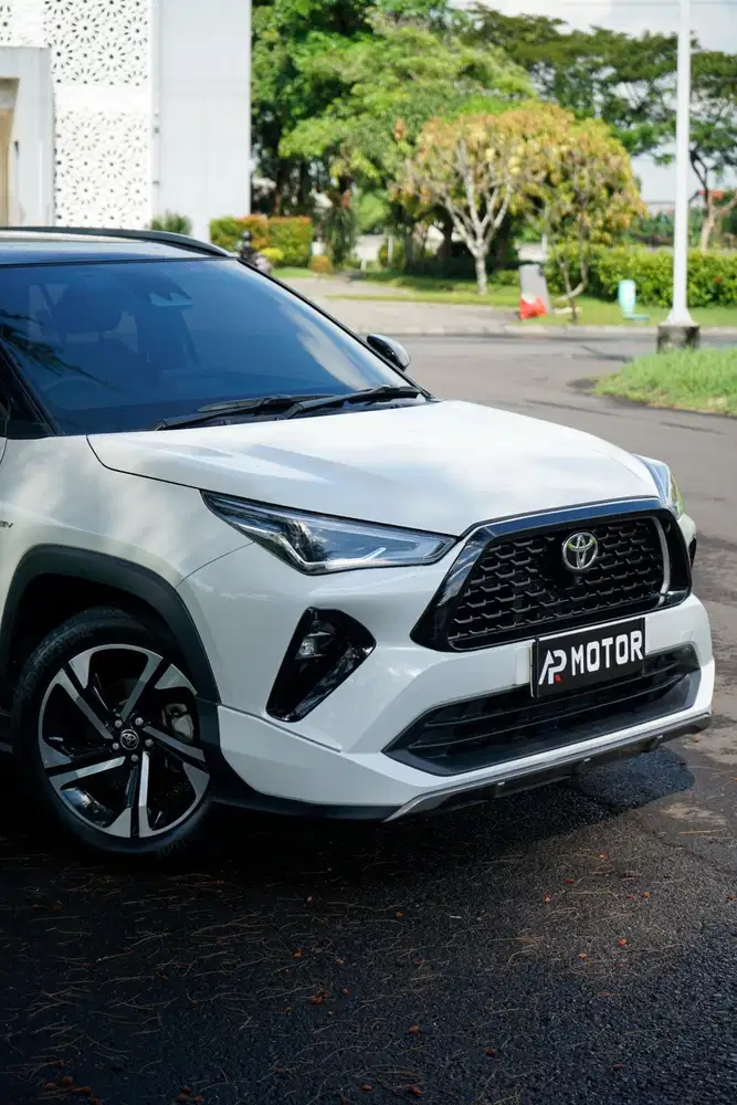 All New Yaris Cross GR Type S Hybrid TSS Two Tone White 2023