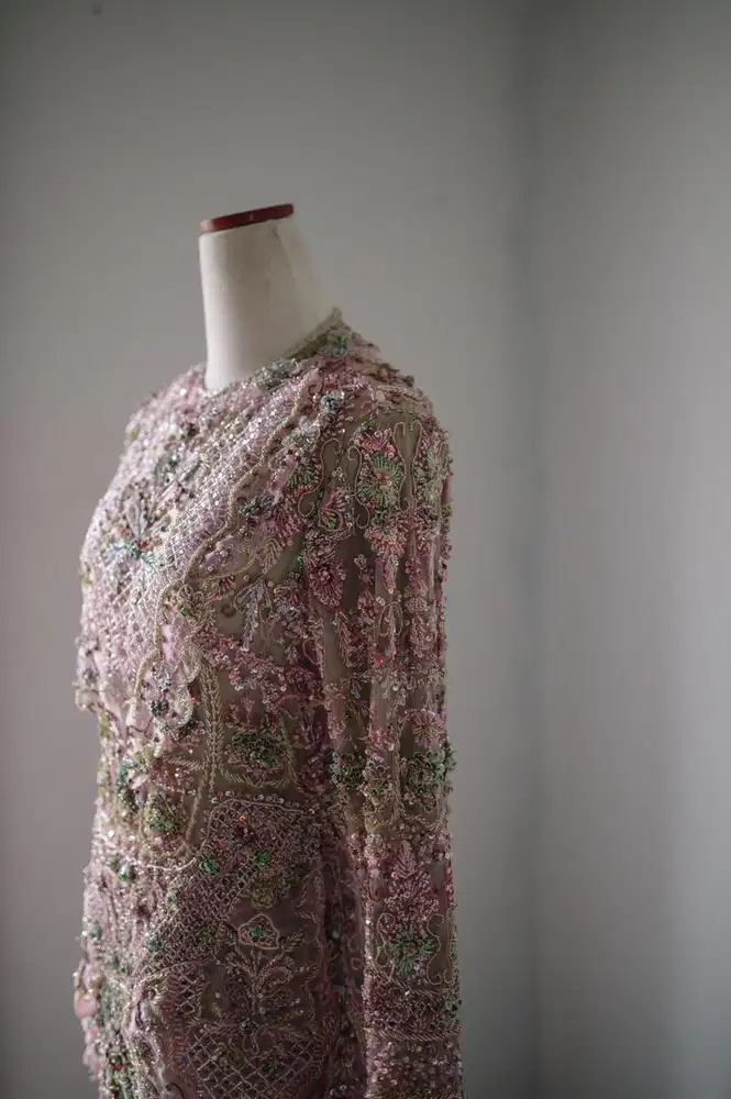 KEBAYA PENGANTIN rancangan RONAULI LIU