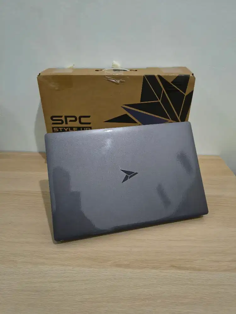 Laptop SPC Style AMD Ryzen 5 3500U Ram 8GB SSD 256GB NVME Mulus Baru