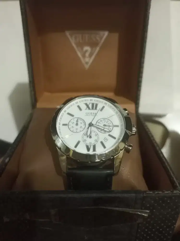 Jam tangan Guess W12655G1 DIJUAL CEPAT