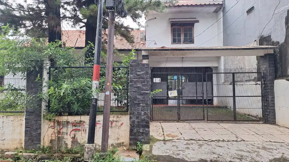 Dijual Rumah Tinggal Rp. 8 M.