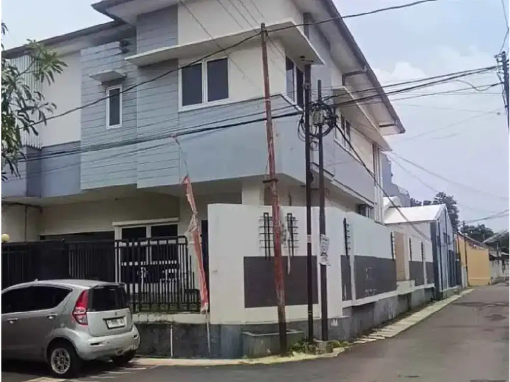 Rumah Hook 2 Lt di Tengah Kota Jl Seteran Selatan Miroto Semarang Tengah