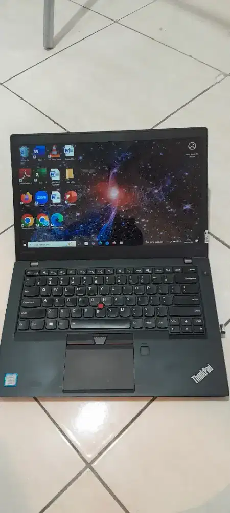 Sepaket leptop thinkiped sama printer Epson nya
