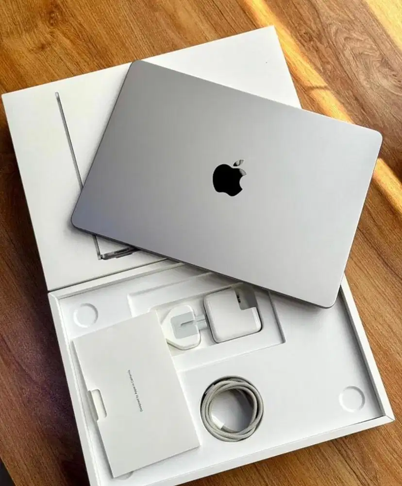 limited stock macbook air m2 16/256gb new garansi resmi ibox 12 bulan