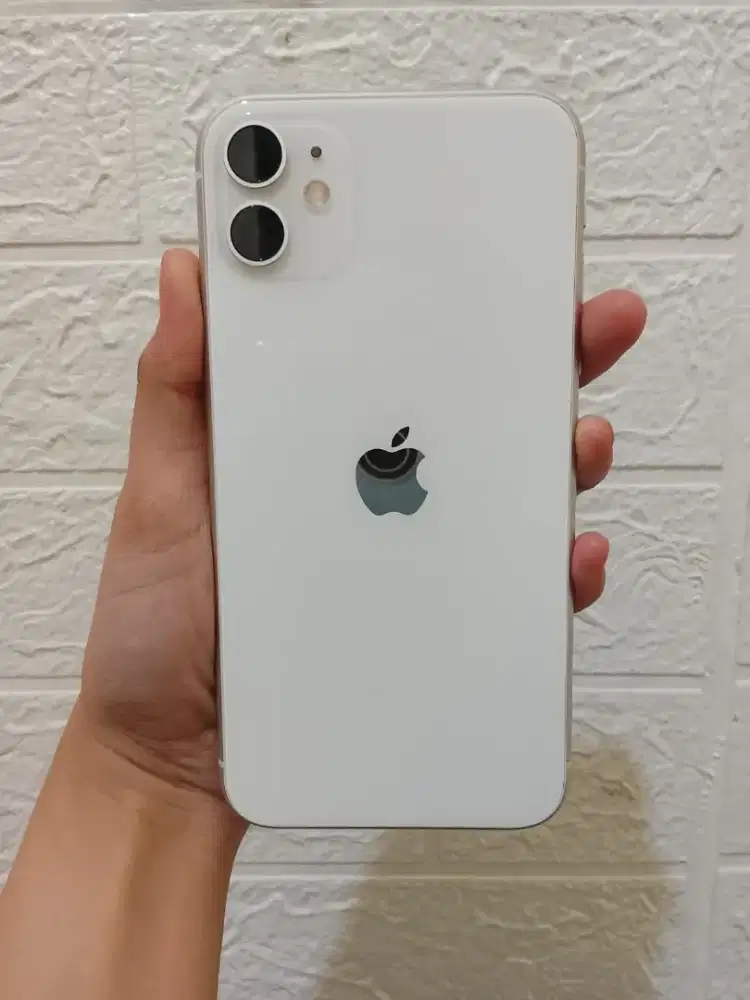 Iphone 11 64GB SECOND, Ibox (lengkap)