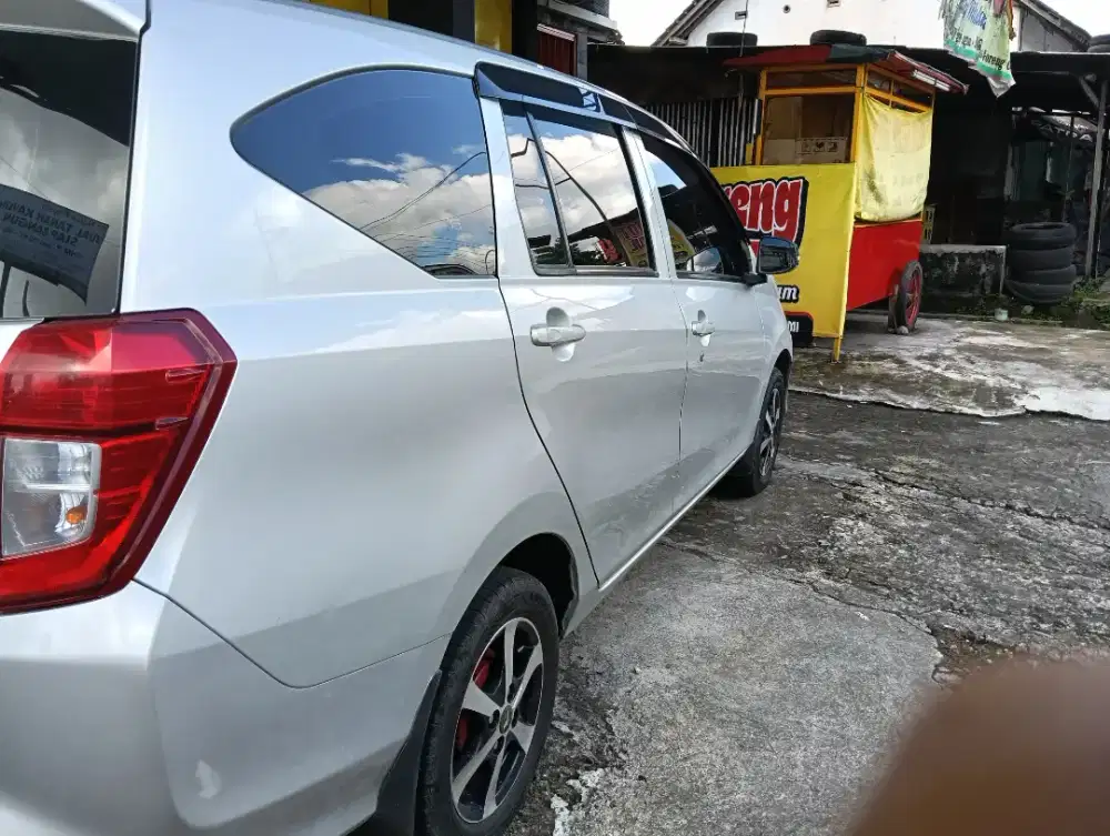 Dijual Mobil Daihatsu Sigra