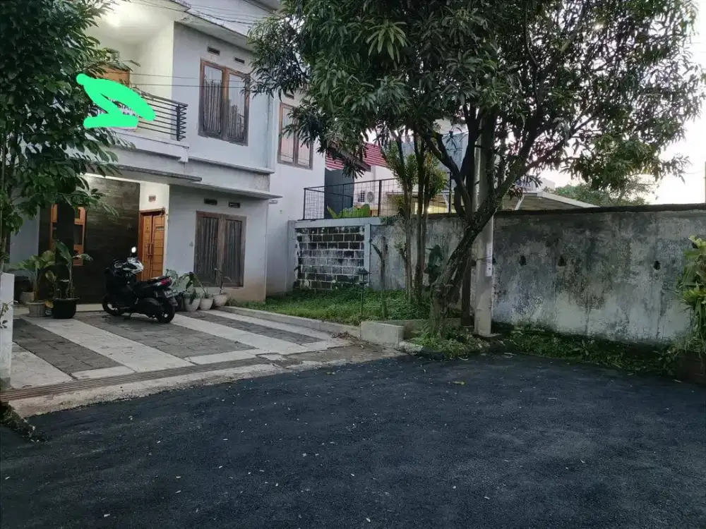 Dijual Rumah di Komplek di Jl Parakan Saat, Cisaranten Endah, Antapani