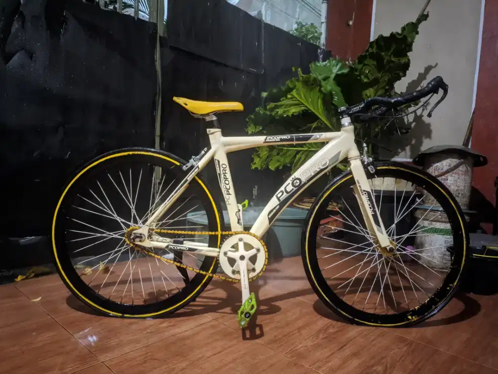 Sepeda Fixie Merk Pcopro warna putih