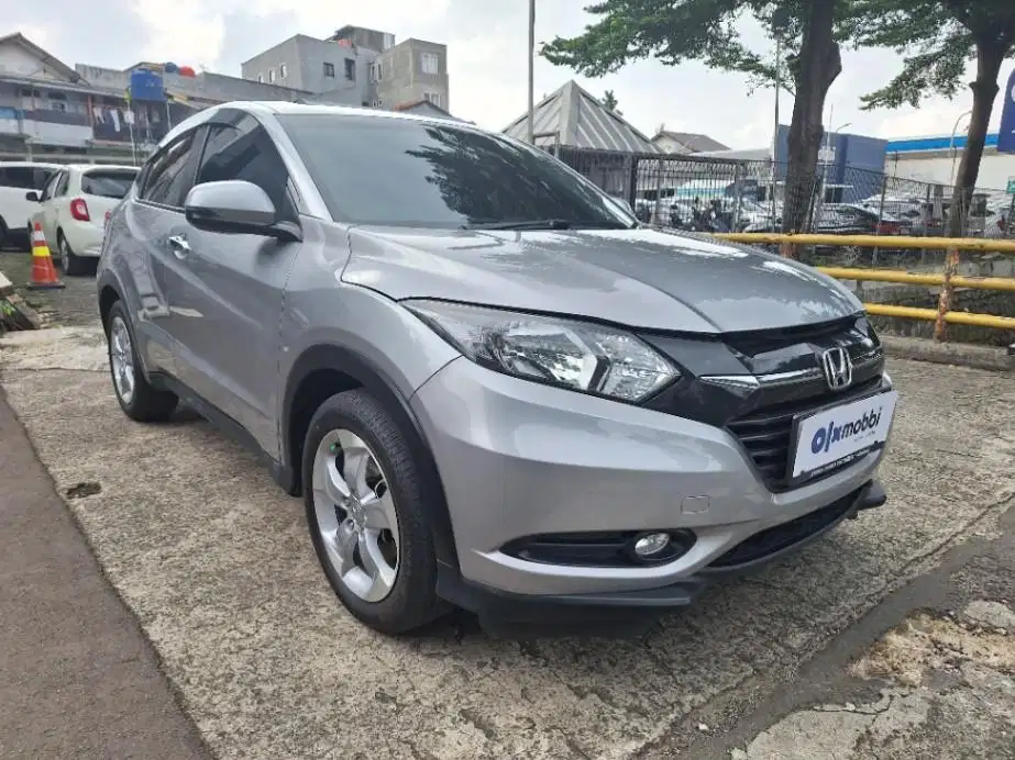 DP MURAH Honda HR-V 1.5 E Bensin-AT 2018 Abu CSYFB
