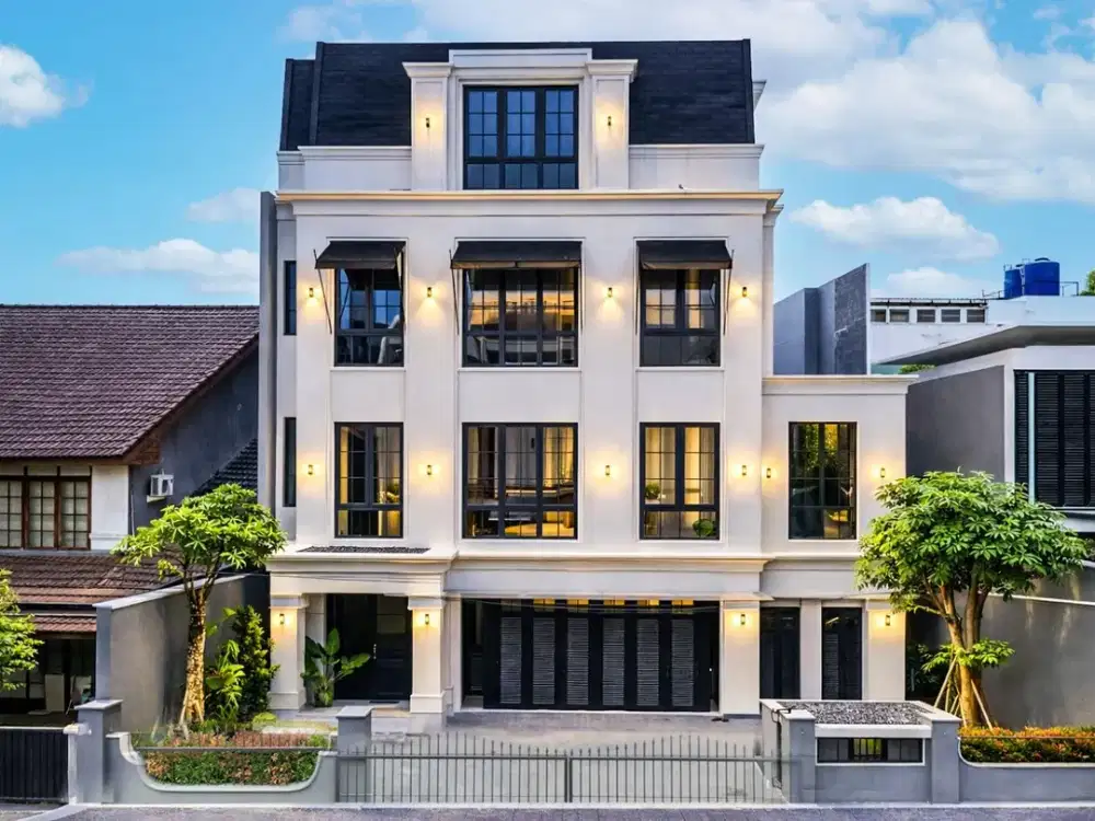 Prime Location! Rumah Mewah Baru Kebayoran Baru Jakarta Selatan: American Classic & View SCBD