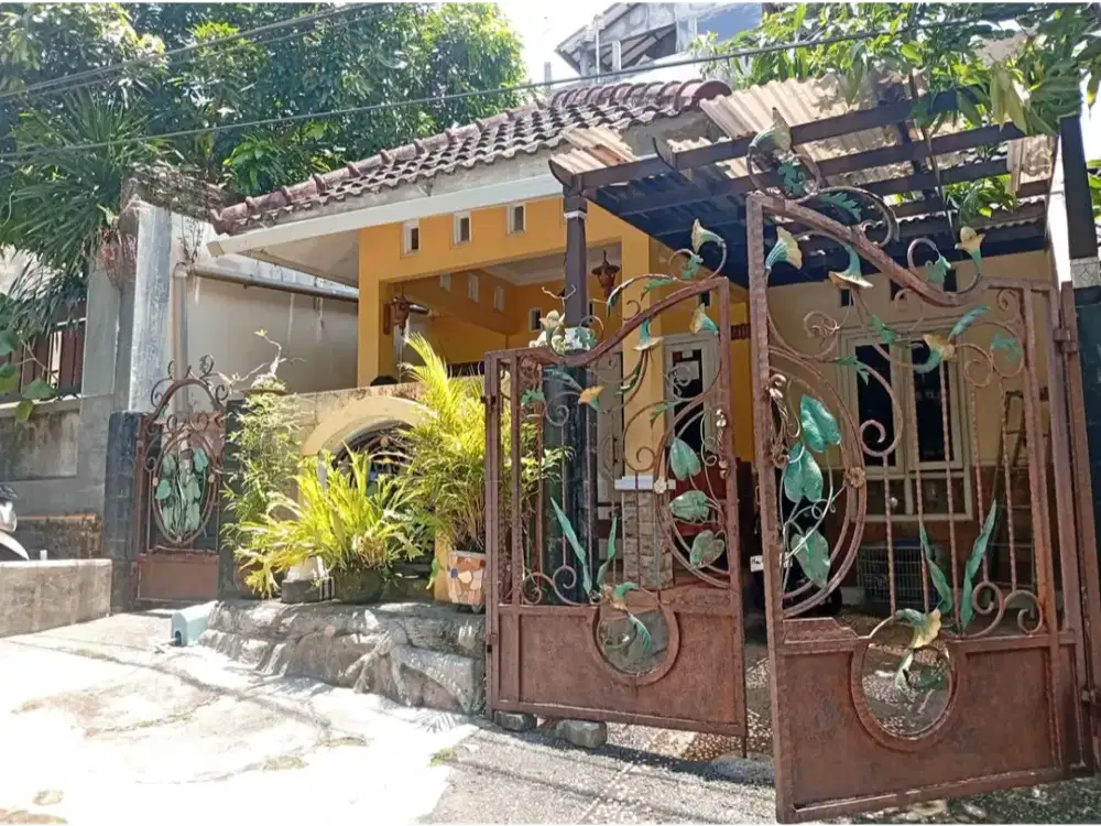 Rumah di Jalan Utama Perum Taman Puri Sartika Sukorejo Gunungpati