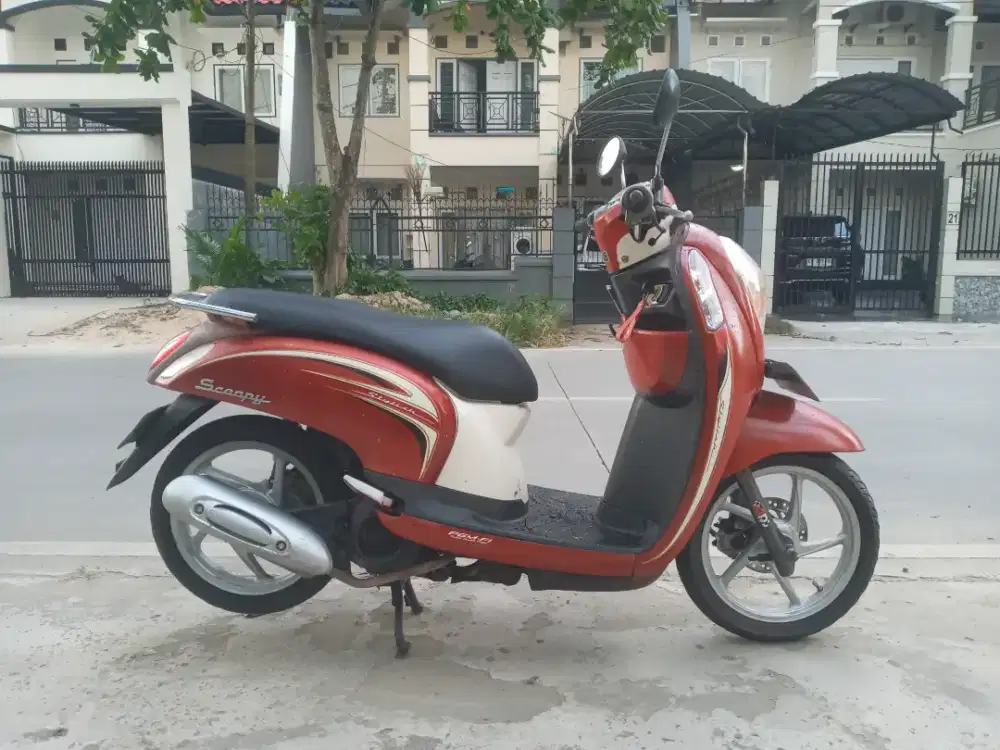 Dijual scoopy injeksi 2014