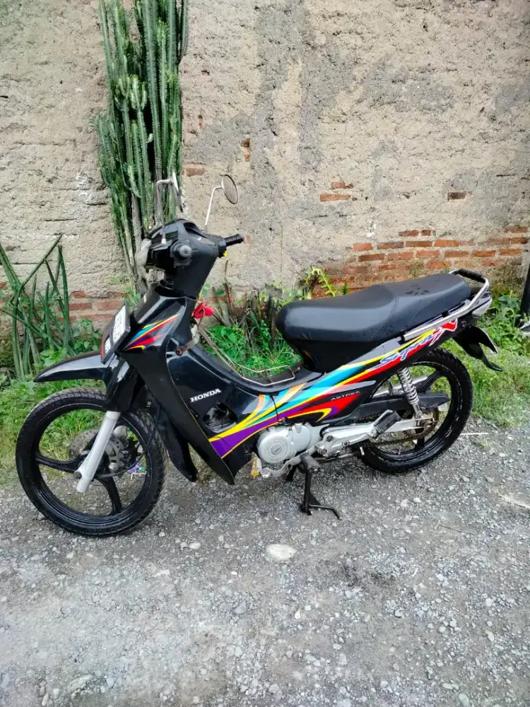 Supra x tahun 2002 plat D surat2 lengkap pajak isi motor pribadi mulus
