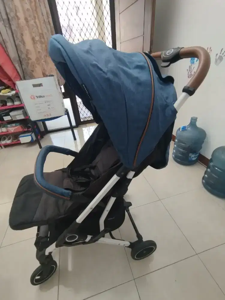 Stroller bayi, kereta dorong bayi