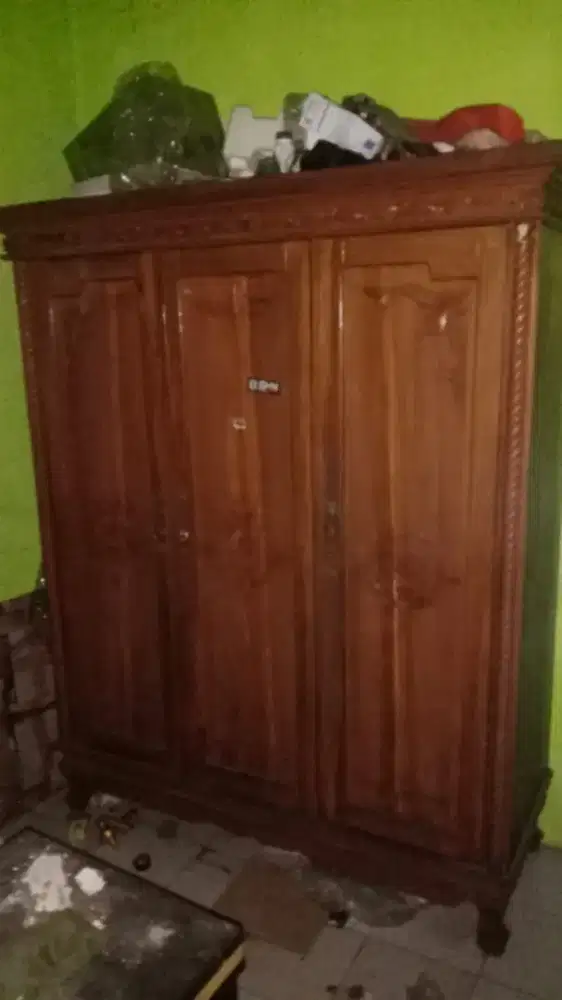 Jual lemari jati ukiran 3 pintu