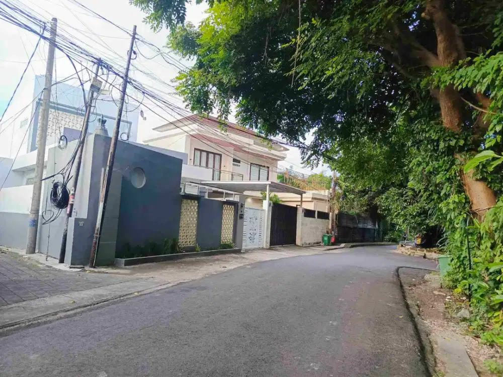 jl. mertasari sanur!!  3 are deket pantai