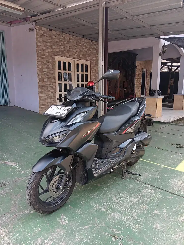 Honda vario 160 cc hitam