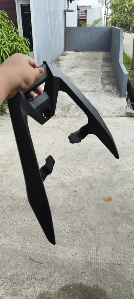 Behel belakang Vario