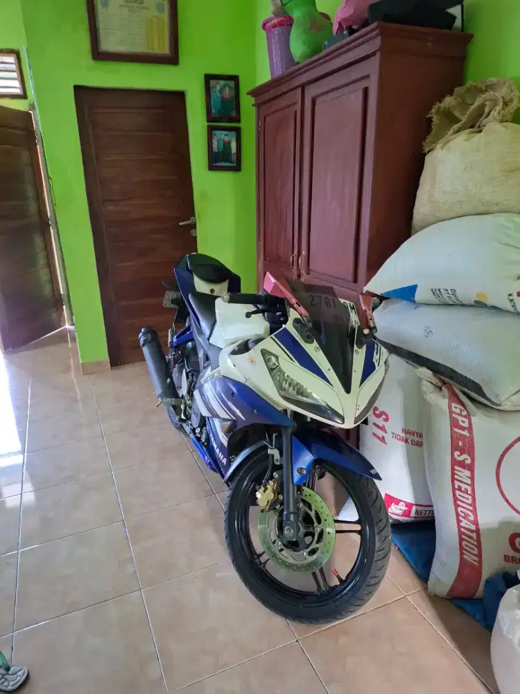 Yamaha r15 v2 komplit