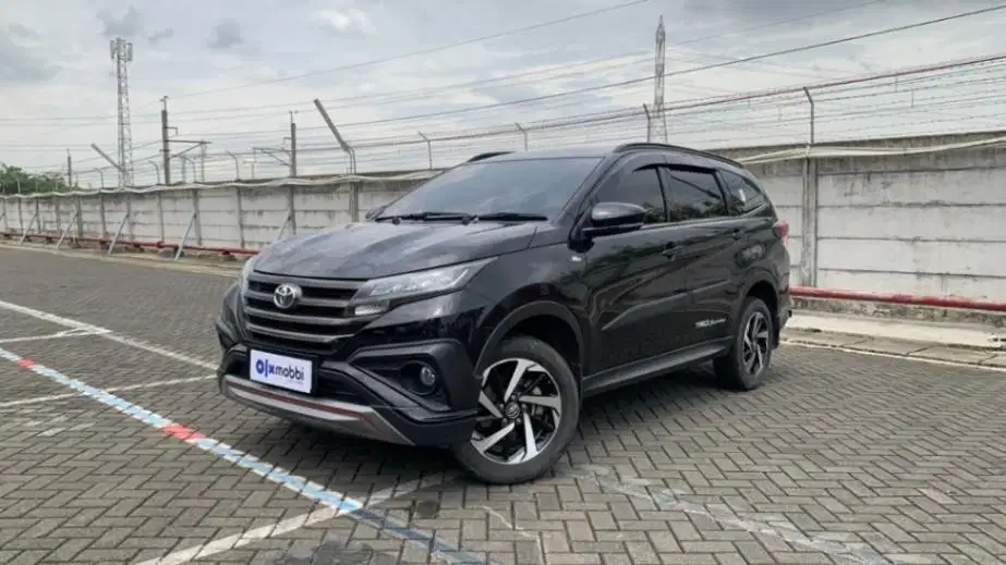 TDP 11JT, Toyota Rush 1.5 S Bensin-AT Hitam 2020